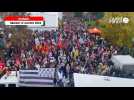 VIDÉO. Urgences de Carhaix : les manifestants se rassemblent en nombre devant l'hôpital