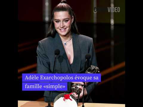 VIDEO : Adle Exarchopolos voque sa famille simple