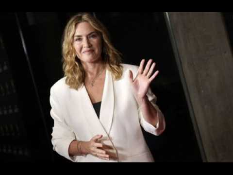 VIDEO : Kate Winslet agace par une question sexiste de Pierre Lescure