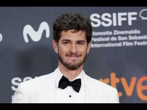 VIDEO : Andrew Garfield clibataire, son ex-c…