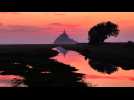 Le Mont Saint-Michel redevient une île grâce aux grandes marées d'équinoxe