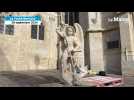 VIDÉO. La pose spectaculaire d'une statue en haut de l'église attire la foule