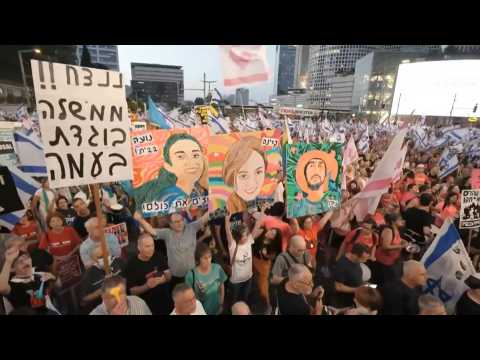 Anti-government protesters rally in Tel Aviv