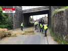 VIDÉO. Un camion transportant des bottes de paille heurte un pont à Bressuire: place au nettoyage