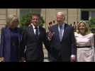The Macron couple welcome the Biden couple to the Elysée Palace