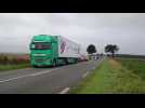 Suite à un accident un camion a perdu son chargement sur la route à Neuville-sous-Montreuil