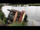 Un tracteur bascule dans l'eau dans le marais de Serques