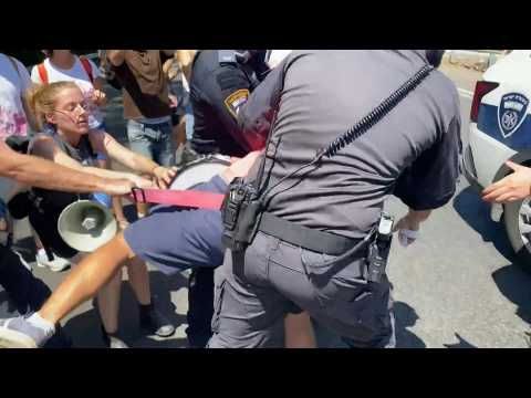 Police detain Tel Aviv protesters during rally for release of hostages