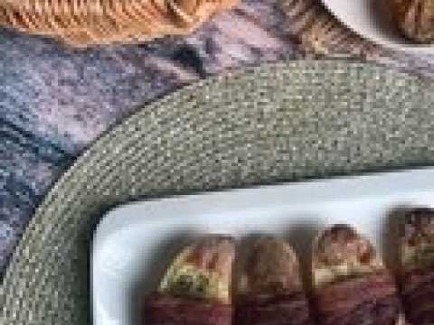 Pommes de terre cuites au four et enrobées de poitrine fumée
