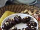 Snickers maison : dattes, cacahuètes et chocolat - l'encas sain sans sucre ajouté