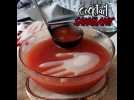 Cocktail d'halloween et son glaçon en forme de main - tuto facile !