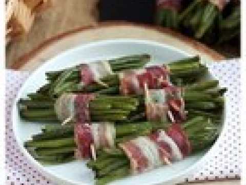 Fagots de haricots verts et poitrine fumée