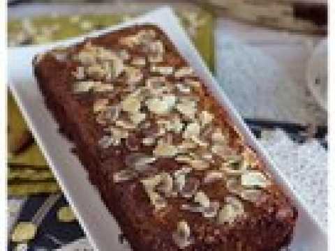 Cake au muesli sans sucre ajouté - recette anti-gaspillage et parfaite avant le sport!