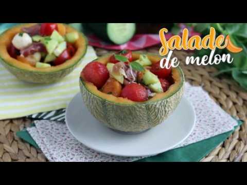 Salade de melon dans un melon