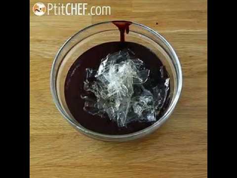 Glaçage miroir au chocolat expliqué pas à pas et en vidéo