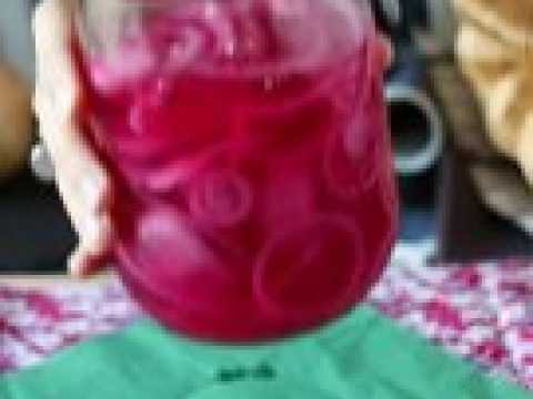 Pickles d'oignon rouges, parfaits pour rehausser vos plats !