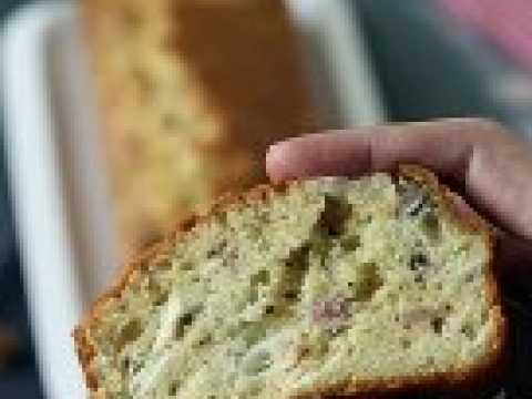 Cake lardons, chèvre et noix
