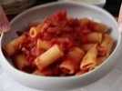 Rigatoni à l'amatriciana, la recette traditionnelle étape par étape
