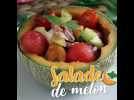 Salade de melon dans un melon