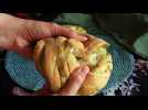 Petits pains tressés au pesto vert