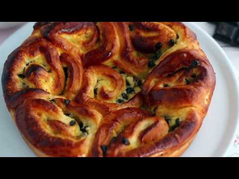 Brioche chinois, fourrée à la crème pâtissière et aux pépites de chocolat