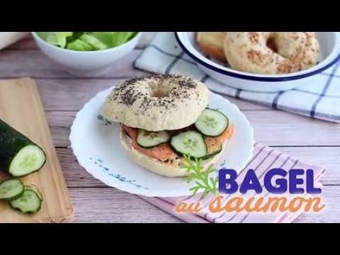 Bagel au saumon, concombre et fromage frais
