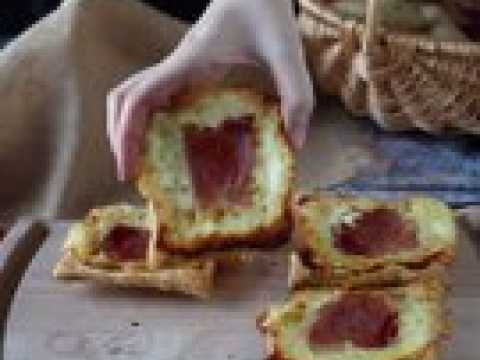 Petites tartes tatin saveur raclette, en portions individuelles