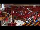 VIDÉO. Orages : « Ça fuit ? » François Bayrou prend l'eau, les débats suspendus à l'Assemblée