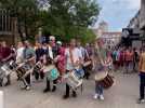 Les tambours du festival Flagadoum dans les rues de Dunkerque