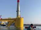 La première éolienne a été entièrement montée à Port-la Nouvelle