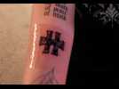 VIDÉO. Hellfest : cette fan de metal se fait tatouer le logo du festival