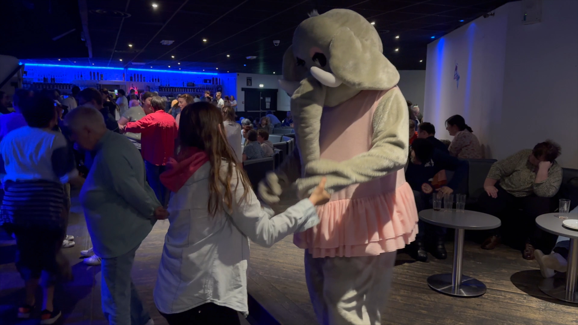 « Cest la plus belle journée du mois » : une discothèque pour les personnes handicapées [Vidéo]