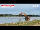 VIDÉO. Dans le lit de la Loire, à Ancenis, les pelleteuses ont les chenilles dans l'eau