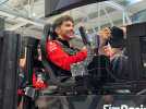 VIDÉO. Le pilote de F1 Esteban Ocon challengé sur simulateur dans un centre de formation au Mans