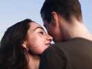 Julian: Trailer HD st NL