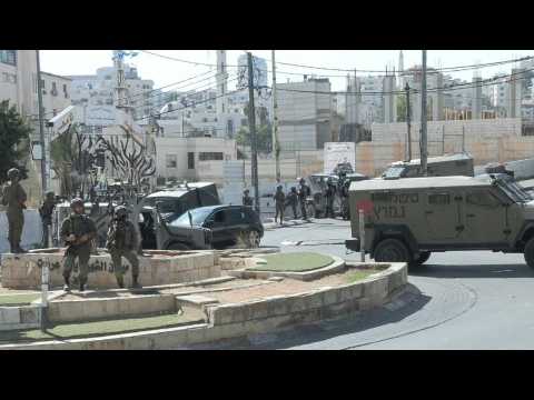 Les forces israéliennes mènent un raid dans un camp de réfugiés près de Ramallah