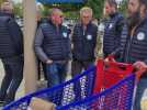 Opération coup de poing de la FNSEA au Carrefour de Guichainville