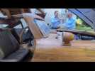Une Mercedes 300 SL en bois exposée au château de Montataire