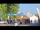Clapping et départ des 4 000 coureurs du 10 km de Metz Marathon