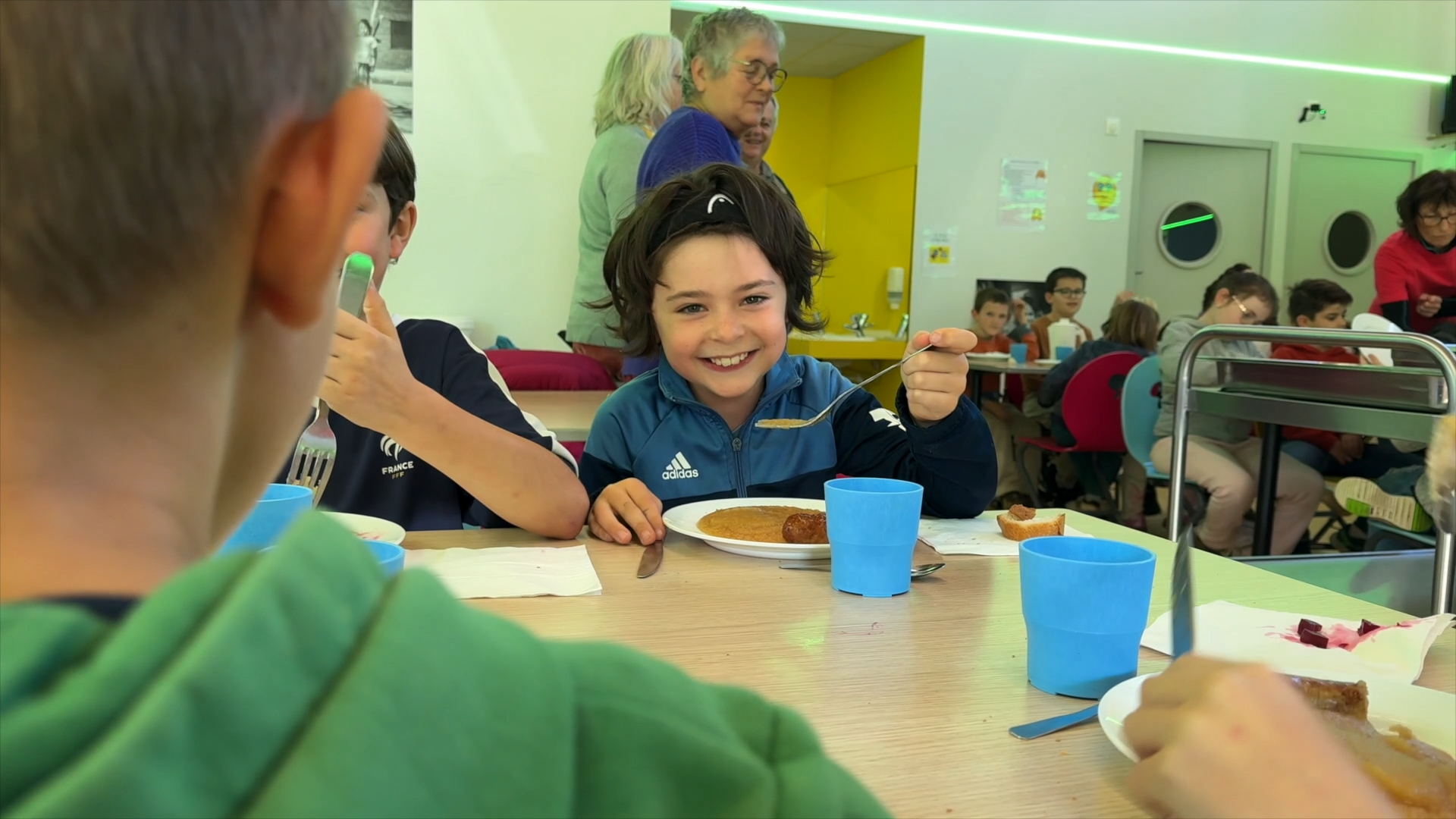 « On met les enfants en responsabilité » : comment La Roche-Jaudy réduit le bruit à la cantine scolaire [Vidéo]