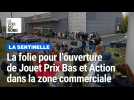 Zone commerciale assiégée à l'occasion de l'ouverture de Jouet Prix Bas à La Sentinelle