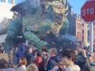 Spectacle du Varan : le Dragon de Calais et le Varan du Voyage progressent dans Calais Nord dimanche 9 novembre 2025