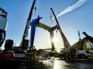 VIDÉO. Quatre grues de plus de 200 tonnes pour monter un élévateur de 800 tonnes au port de Lorient