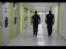VIDÉO. Cellule, portique à ondes millimétriques, parloir... Visite de la prison de haute sécurité de Condé-sur-Sarthe