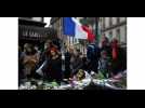 Des centaines de fleurs devant le Bataclan en hommage aux victimes du 13 novembre