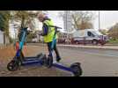 Christopher, facteur à Beauvais, s'occupe aussi des trottinettes