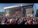 VIDEO. Au Festival Beauregard, Jean-Louis Aubert met le feu dès les premières notes !