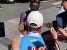 Tour de France : Julian Alaphilippe en séance d'autographes à l'Opéra