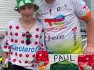 Tour de France : à Hazebrouck, chacun sa technique pour ne pas rater les goodies de la caravane