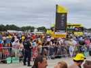 Tour de France : chaude ambiance aussi sur le Champ de Mars à Lille avant le depart